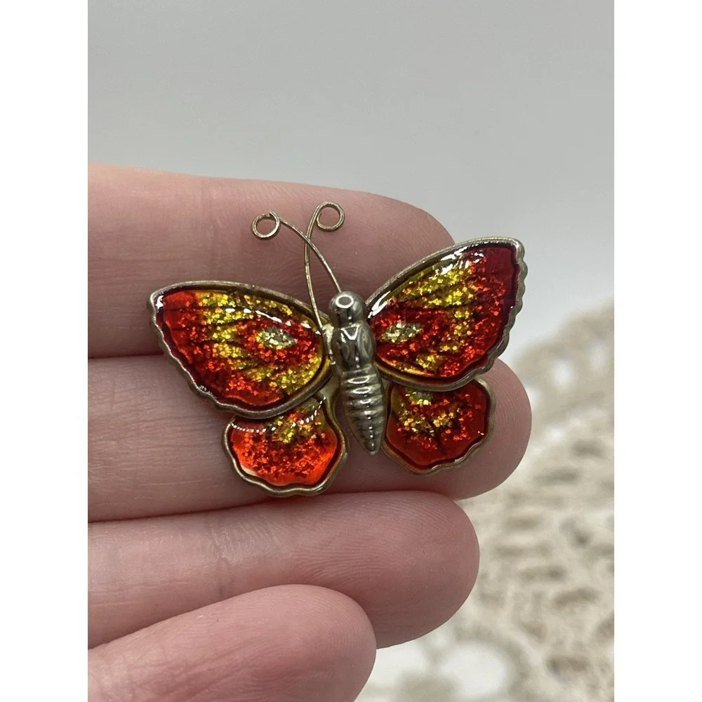 Vintage‎ Gold Tone Butterfly Pin Brooch with Red Orange Glitter Enamel Accessory
